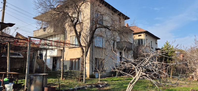 Продава КЪЩА, гр. Луковит, област Ловеч, снимка 3 - Къщи - 52778814