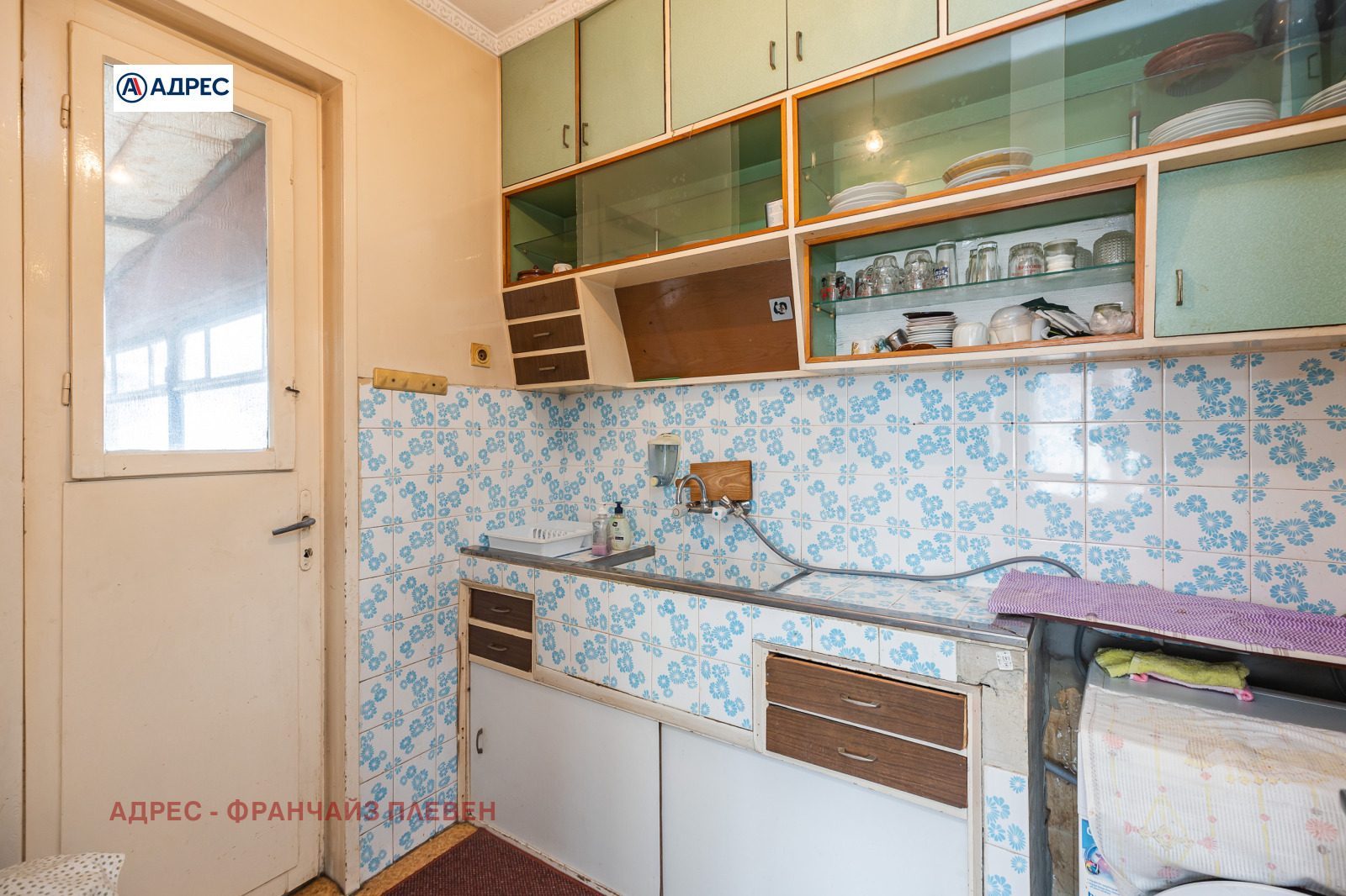 Продава ЕТАЖ ОТ КЪЩА, гр. Плевен, Широк център, снимка 3 - Етаж от къща - 54298811
