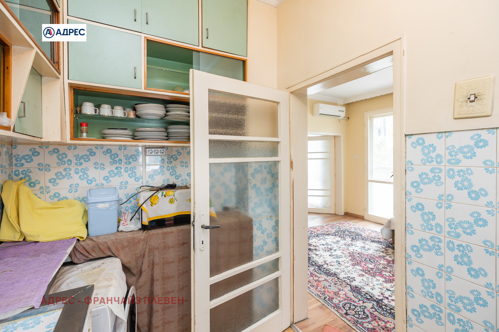 Продава ЕТАЖ ОТ КЪЩА, гр. Плевен, Широк център, снимка 2 - Етаж от къща - 54298811
