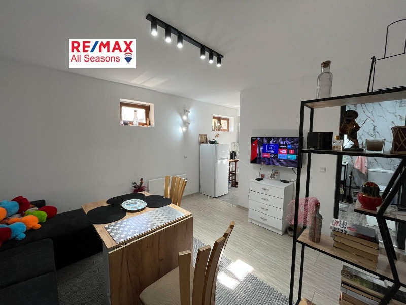 Продава 1-СТАЕН в област Благоевград, гр. Банско - 34 кв.м / 36 500 € » 71 387.80 лв., РЕМАКС ОЛ СИЙЗЪНС