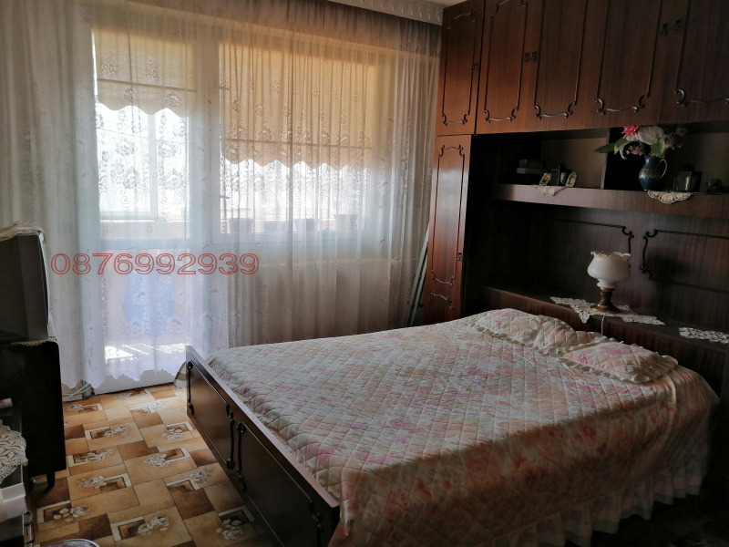 Продава 3-СТАЕН, гр. Шумен, Херсон, снимка 3 - Апартаменти - 52782130