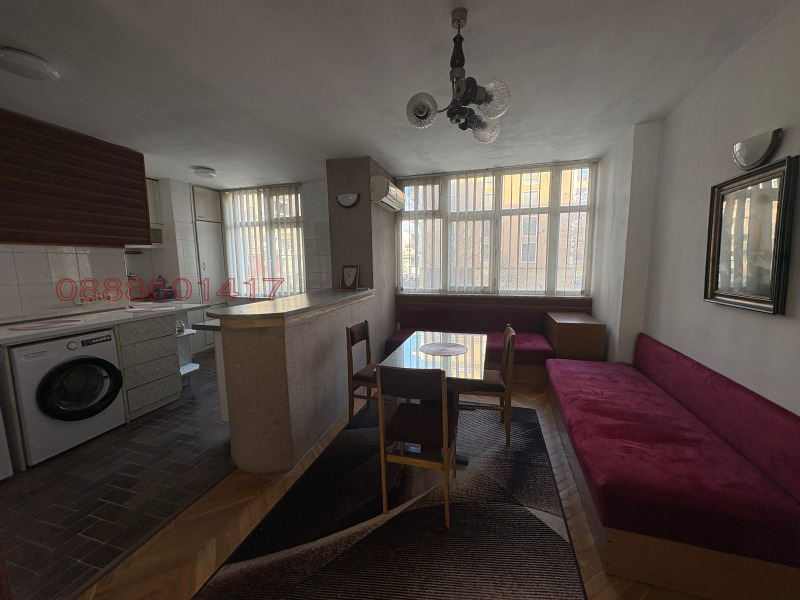 Продава МНОГОСТАЕН, гр. Пловдив, Кючук Париж