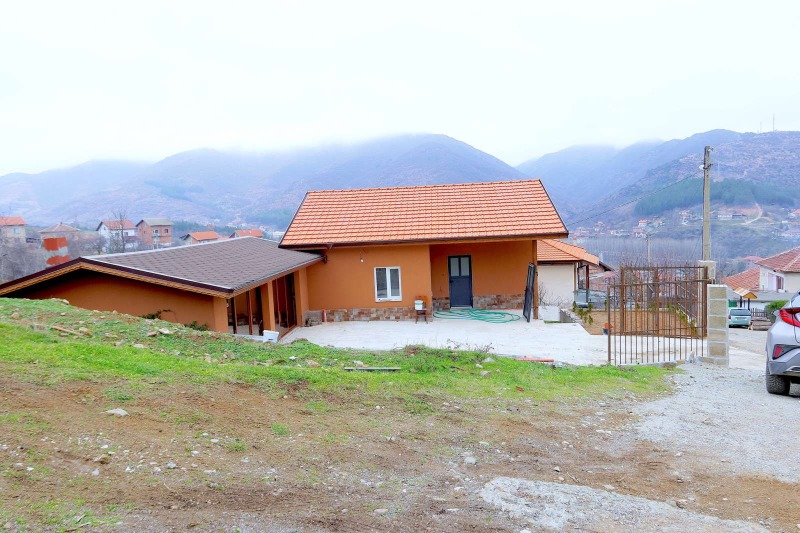 Продава КЪЩА, с. Зверино, област Враца