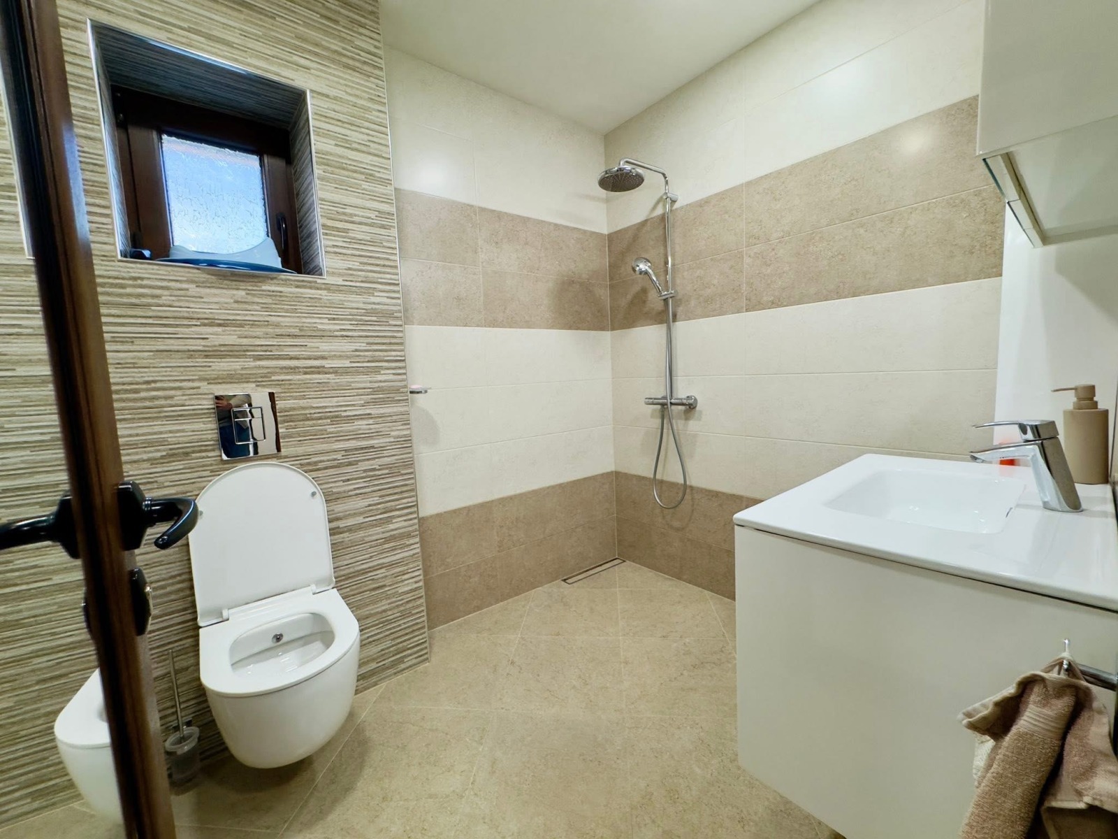 Продава КЪЩА, гр. Монтана, Широк център, снимка 10 - Къщи - 54164772