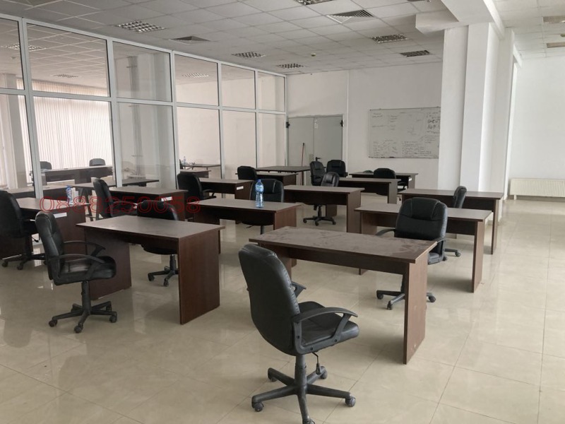 En venta  Oficina Sofia , Studentski grad , 780 metros cuadrados | 55849999 - imagen [3]