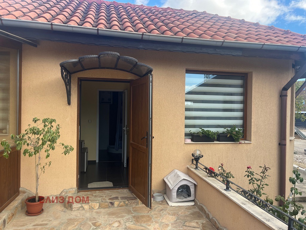 Продава КЪЩА, гр. Варна, м-т Горна Трака, снимка 17 - Къщи - 56018843