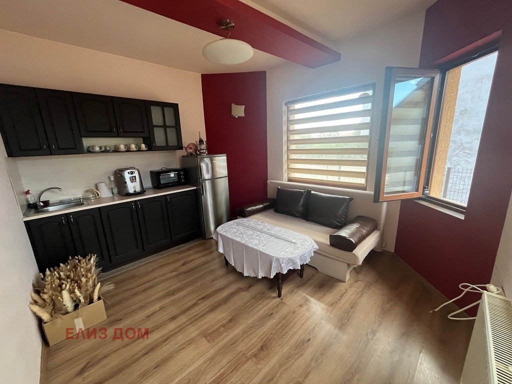 Продава КЪЩА, гр. Варна, м-т Горна Трака