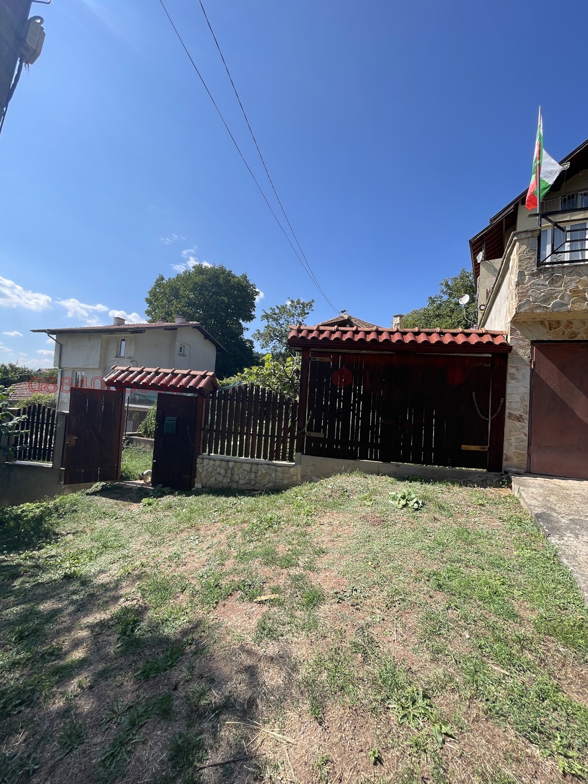 Продава КЪЩА, с. Градец, област София област