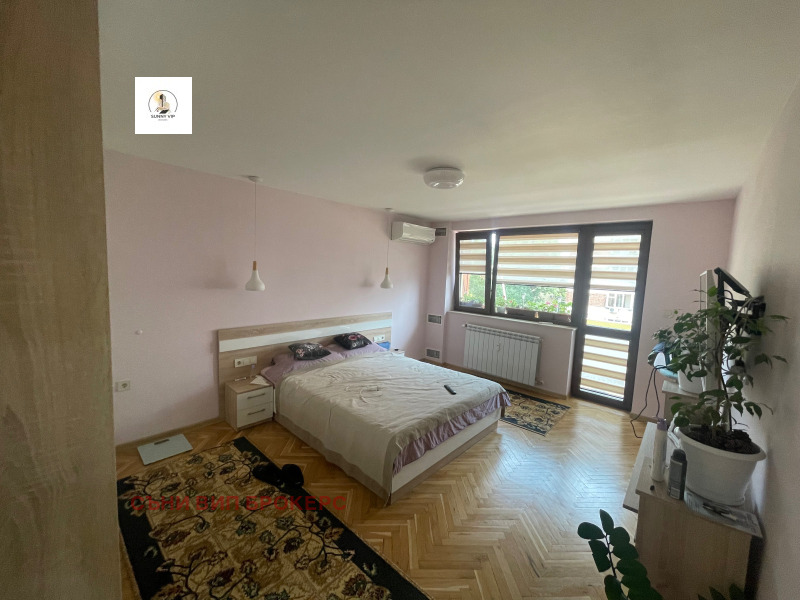 Продава  3-стаен град Плевен , Широк център , 77 кв.м | 93626619 - изображение [9]
