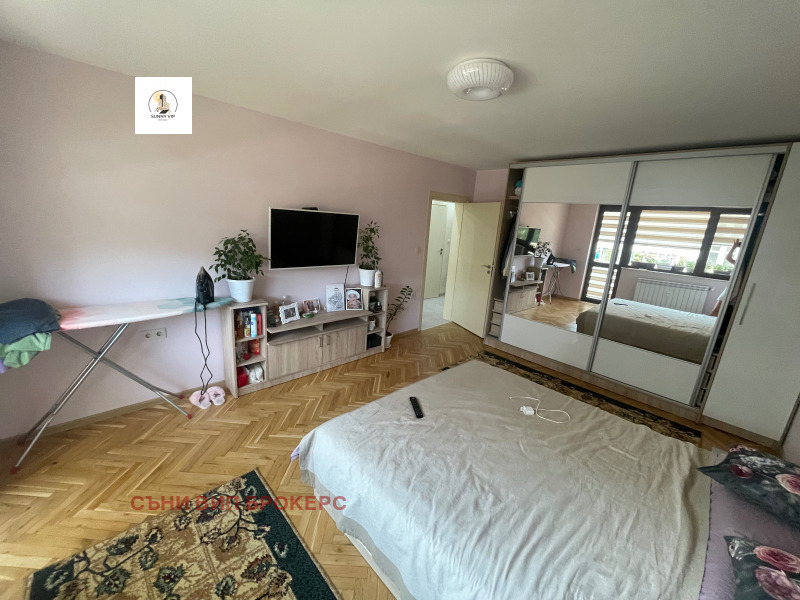 Продава  3-стаен град Плевен , Широк център , 77 кв.м | 93626619 - изображение [7]
