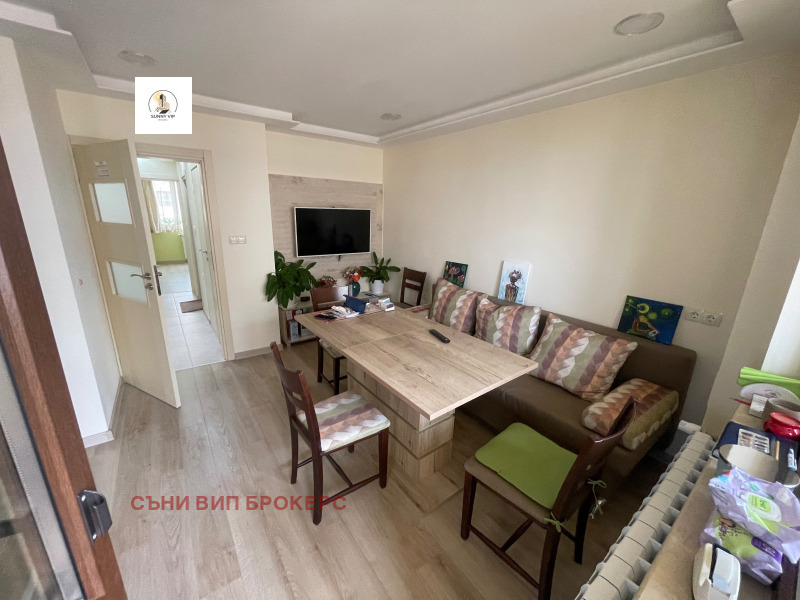 Продава  3-стаен град Плевен , Широк център , 77 кв.м | 93626619