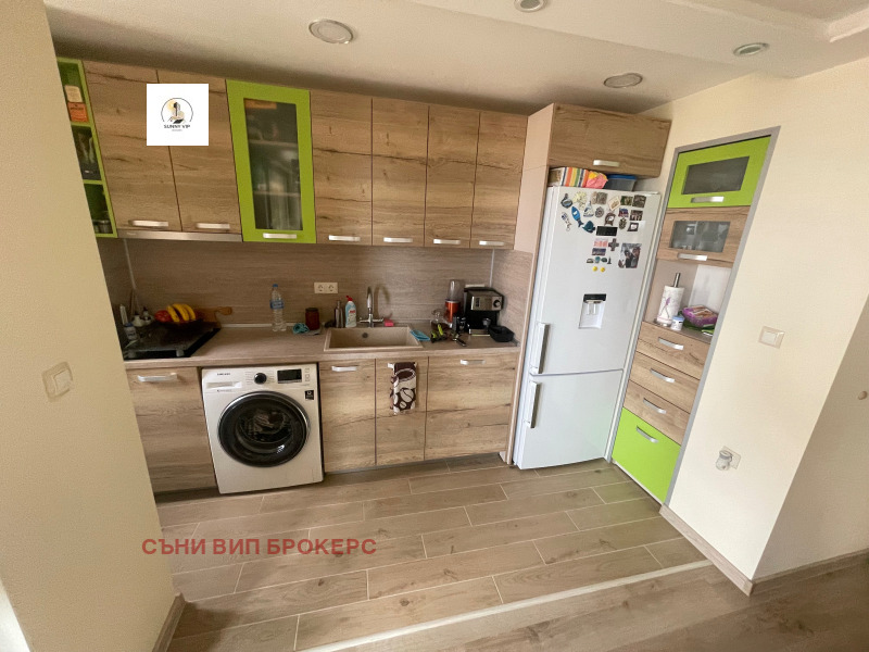 Продава  3-стаен град Плевен , Широк център , 77 кв.м | 93626619 - изображение [2]