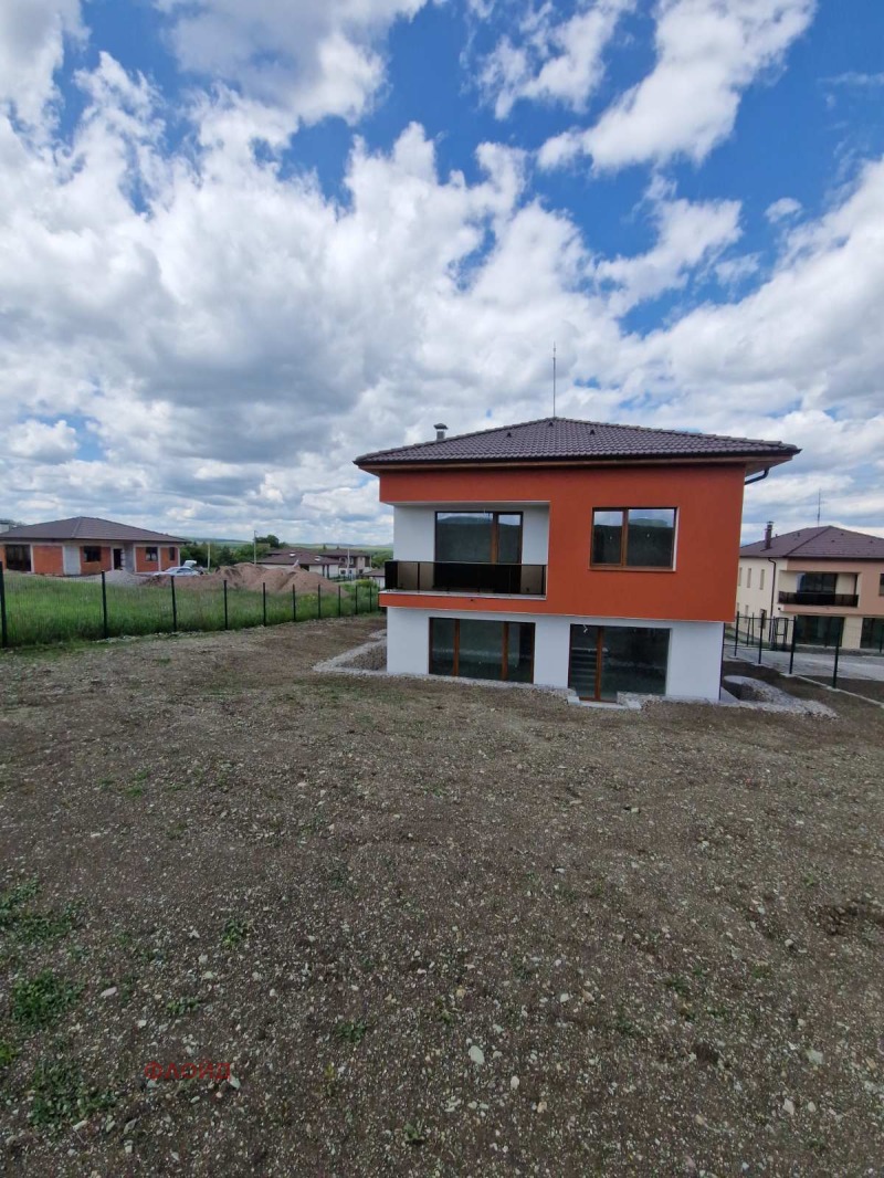 Til salg  Hus Sofia , Ivanyane , 235 kvm | 48403208