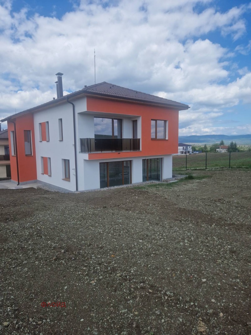 Til salg  Hus Sofia , Ivanyane , 235 kvm | 48403208 - billede [4]