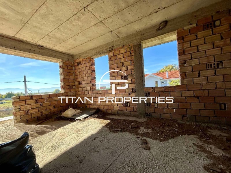 Продава КЪЩА, област Пловдив, с. Скутаре • 250000 € / 488957.50 лв. • 57300467 1