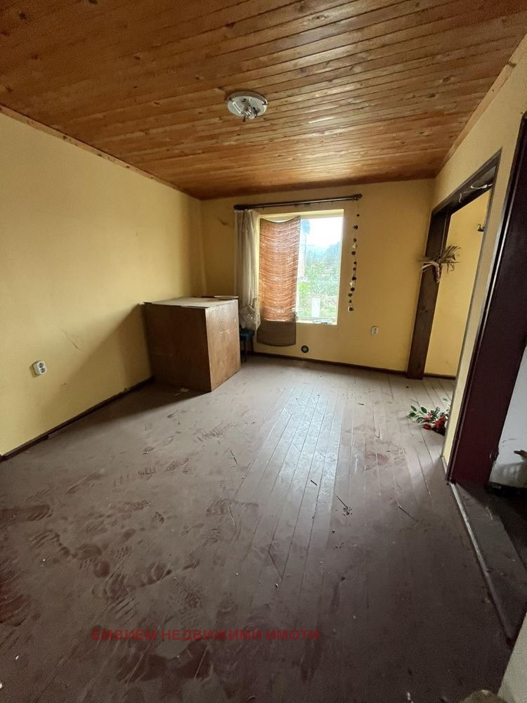 Продава КЪЩА, с. Дебнево, област Ловеч, снимка 11 - Къщи - 56080473