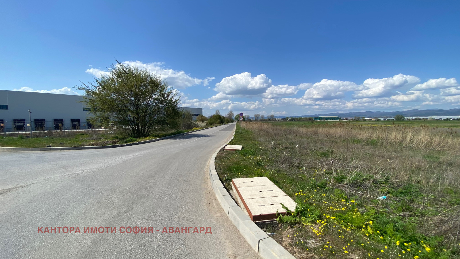 Продава ПАРЦЕЛ, гр. София, Враждебна, снимка 2 - Парцели - 54227585