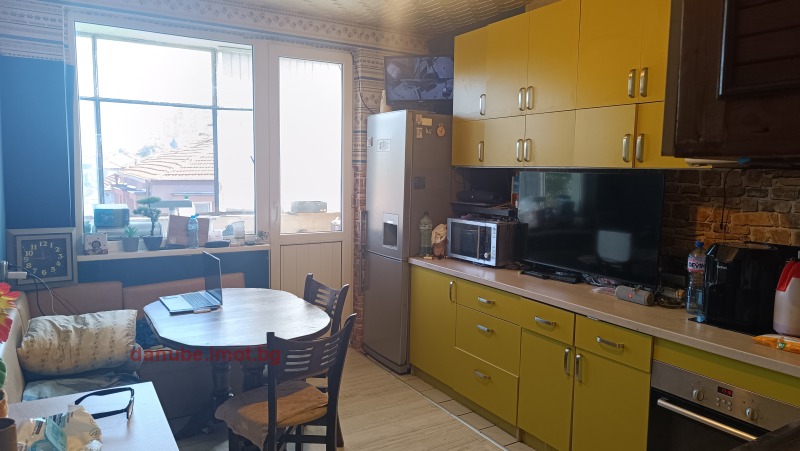 Продава МНОГОСТАЕН в град Русе, Родина 2 - 147 кв.м / 186 000 € » 363 784.38 лв., ДУНАВСКИ ИМОТИ