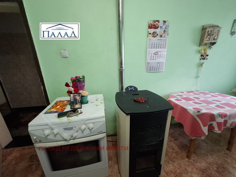 Продава ЕТАЖ ОТ КЪЩА, гр. Варна, Аспарухово, снимка 2 - Етаж от къща - 52929249