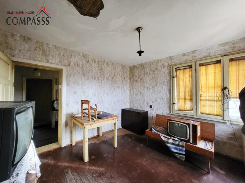 Продава КЪЩА, с. Преселенци, област Добрич, снимка 2 - Къщи - 53115453