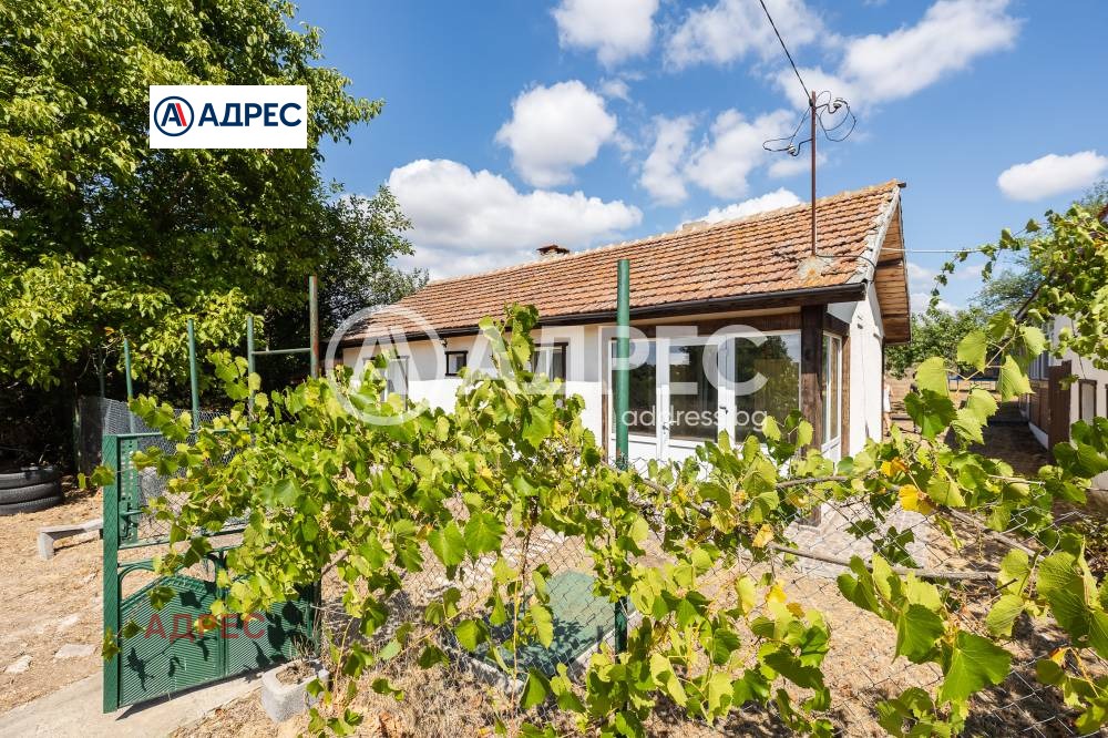 Продава КЪЩА, с. Водица, област Варна, снимка 2 - Къщи - 53901815