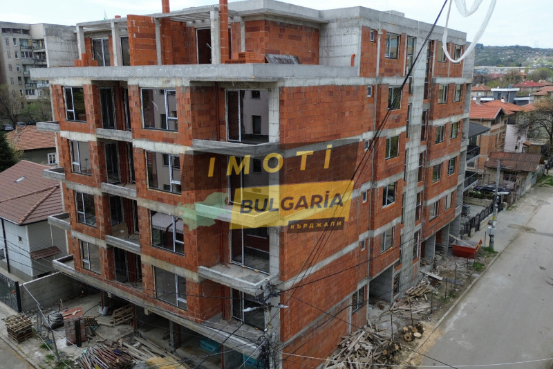 Продава 3-СТАЕН, гр. Кърджали, Веселчане