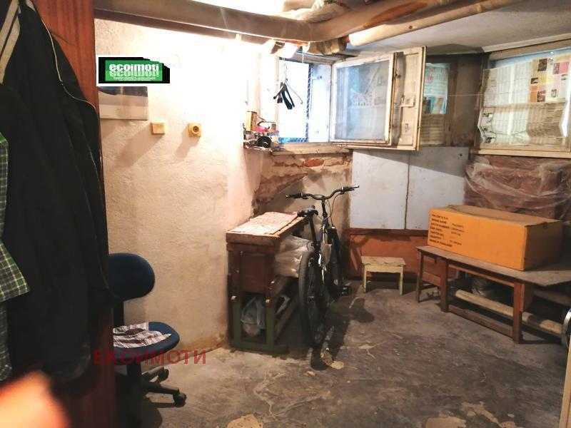 Продава ЕТАЖ ОТ КЪЩА, гр. София, Център, снимка 8 - Етаж от къща - 55041704