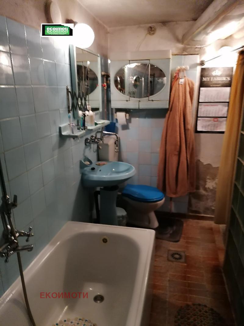 Продава ЕТАЖ ОТ КЪЩА, гр. София, Център, снимка 12 - Етаж от къща - 55041704