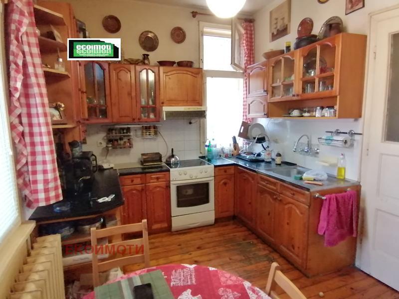 Продава ЕТАЖ ОТ КЪЩА, гр. София, Център, снимка 4 - Етаж от къща - 55041704