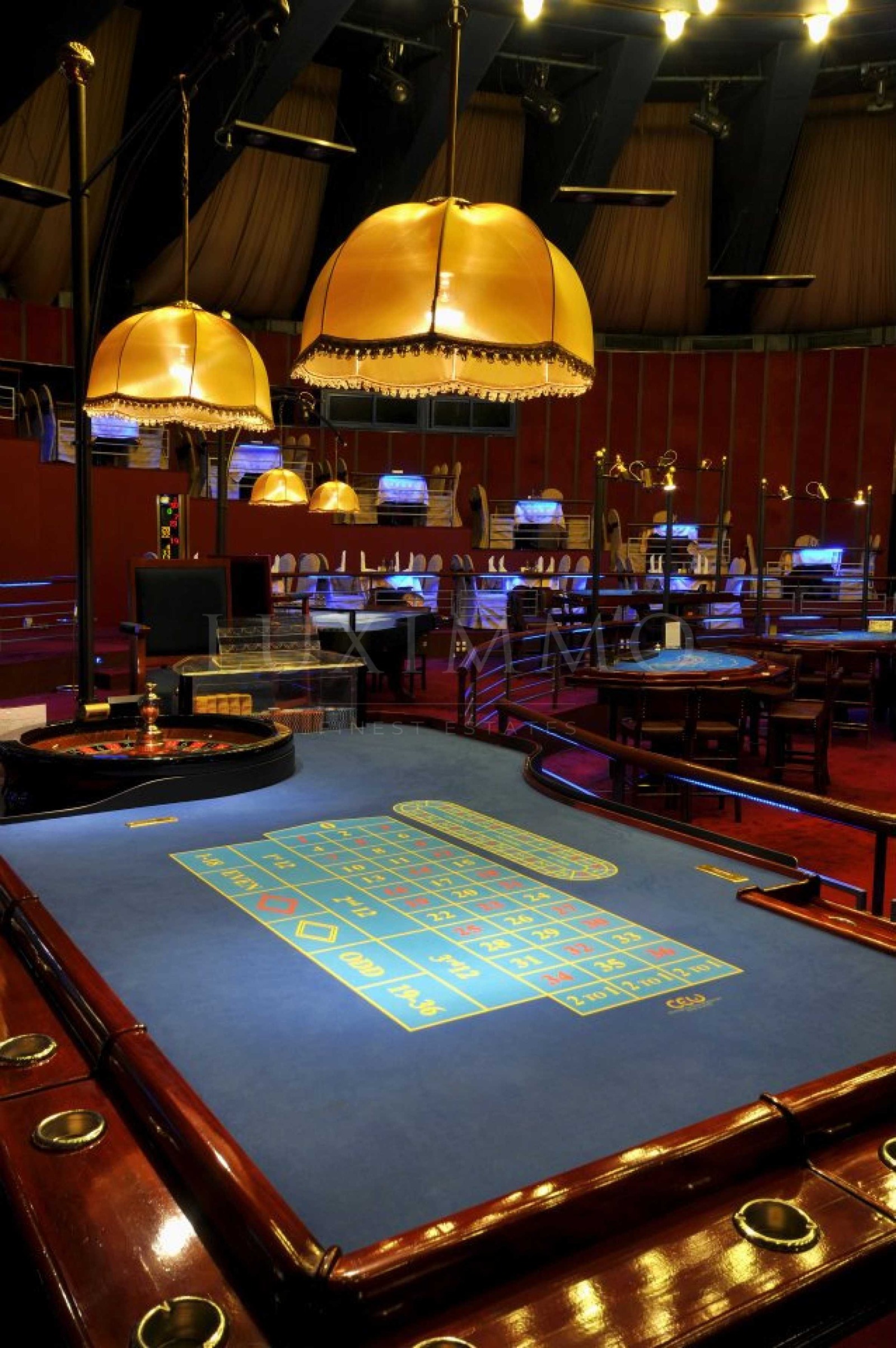 Продава ТЪРГОВСКИ КОМПЛЕКС | Imot.bg — изображение 2