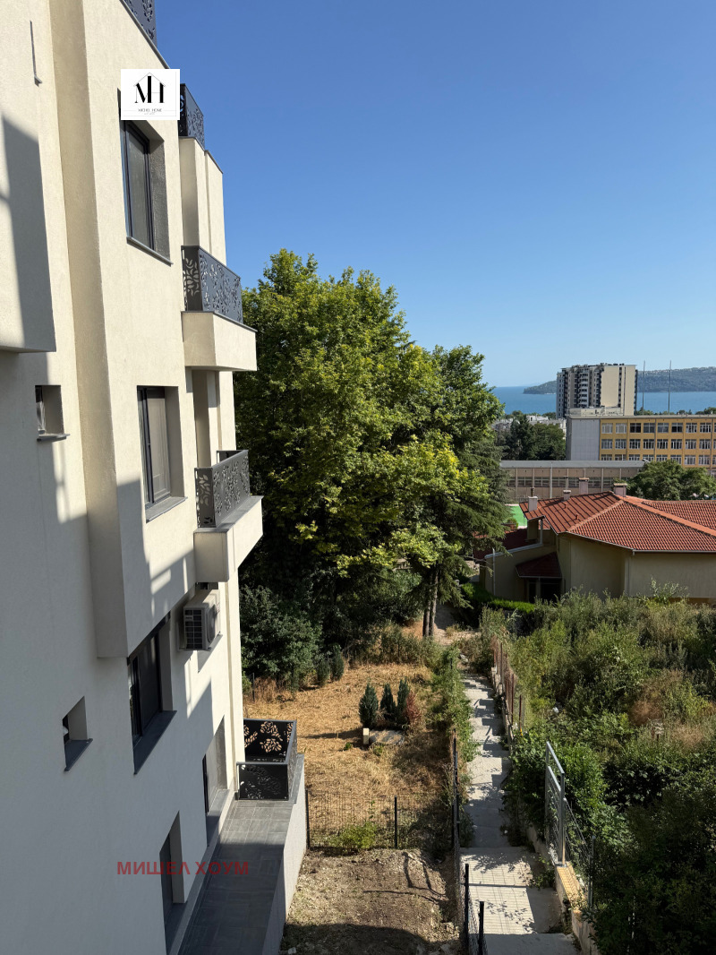 Продава  2-стаен, град Варна, Бриз •  130 000 EUR • ID 70098579 — holmes.bg - [1] 