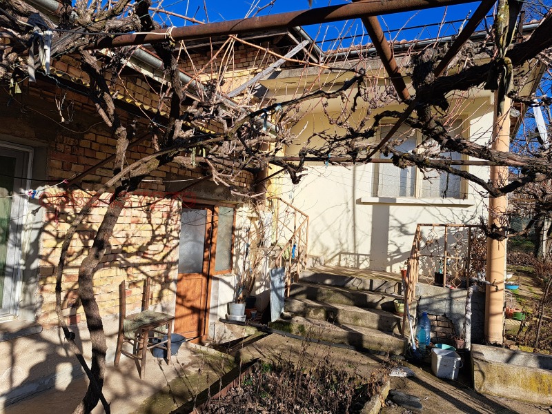 Продава КЪЩА, с. Медовина, област Търговище, снимка 4 - Къщи - 53271086