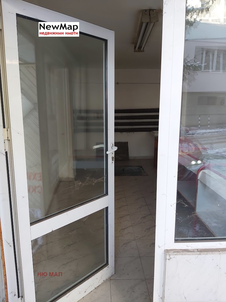 Продава МАГАЗИН, гр. Плевен, Идеален център, снимка 2 - Магазини - 53370838