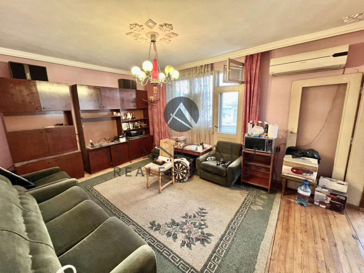 Продава ЕТАЖ ОТ КЪЩА, гр. Пловдив, Коматево, снимка 2 - Етаж от къща - 50986254