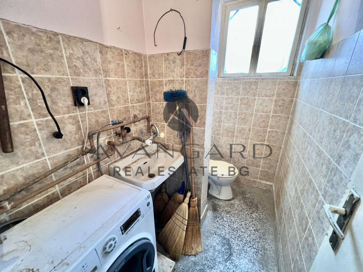 Продава ЕТАЖ ОТ КЪЩА, гр. Пловдив, Коматево, снимка 7 - Етаж от къща - 50986254
