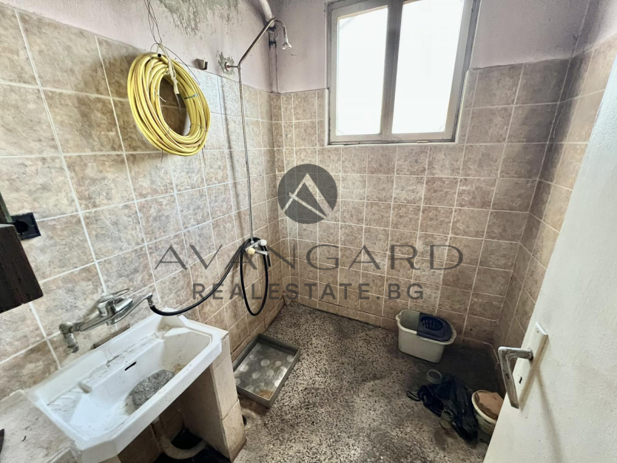 Продава ЕТАЖ ОТ КЪЩА, гр. Пловдив, Коматево, снимка 8 - Етаж от къща - 50986254
