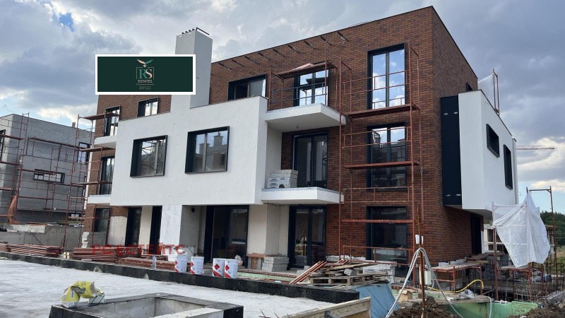 Te koop  2 slaapkamers Sofia , m-t Kambanite , 110 m² | 13166876