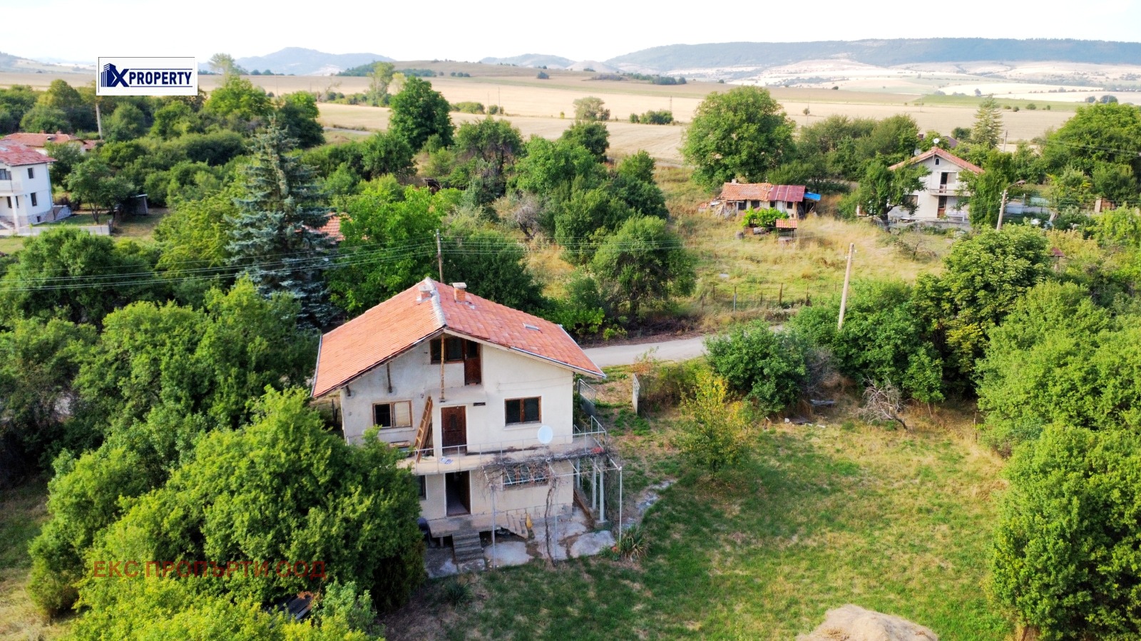 Продава КЪЩА, с. Режанци, област Перник