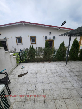 Haus Boschurishte, region Sofia 8