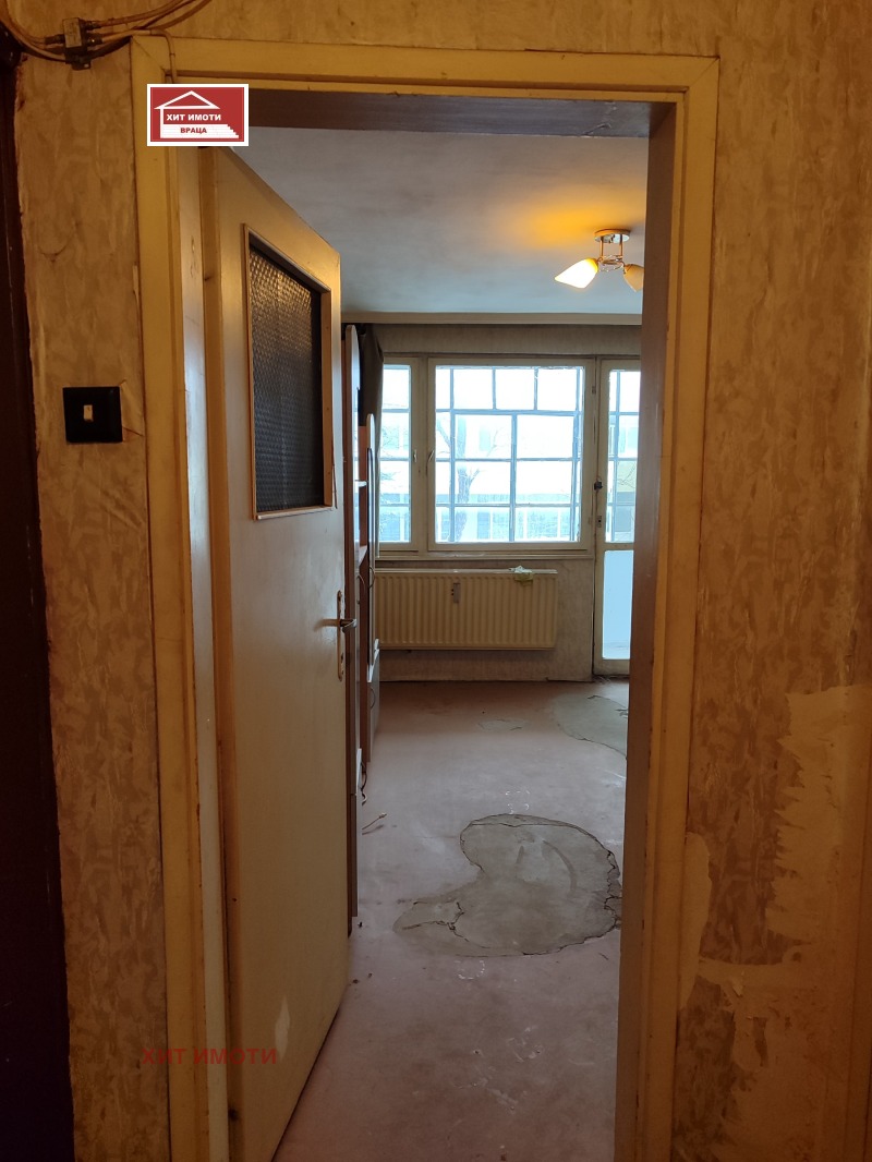 Продава 1-СТАЕН, гр. Враца, Център, снимка 2 - Апартаменти - 53132245