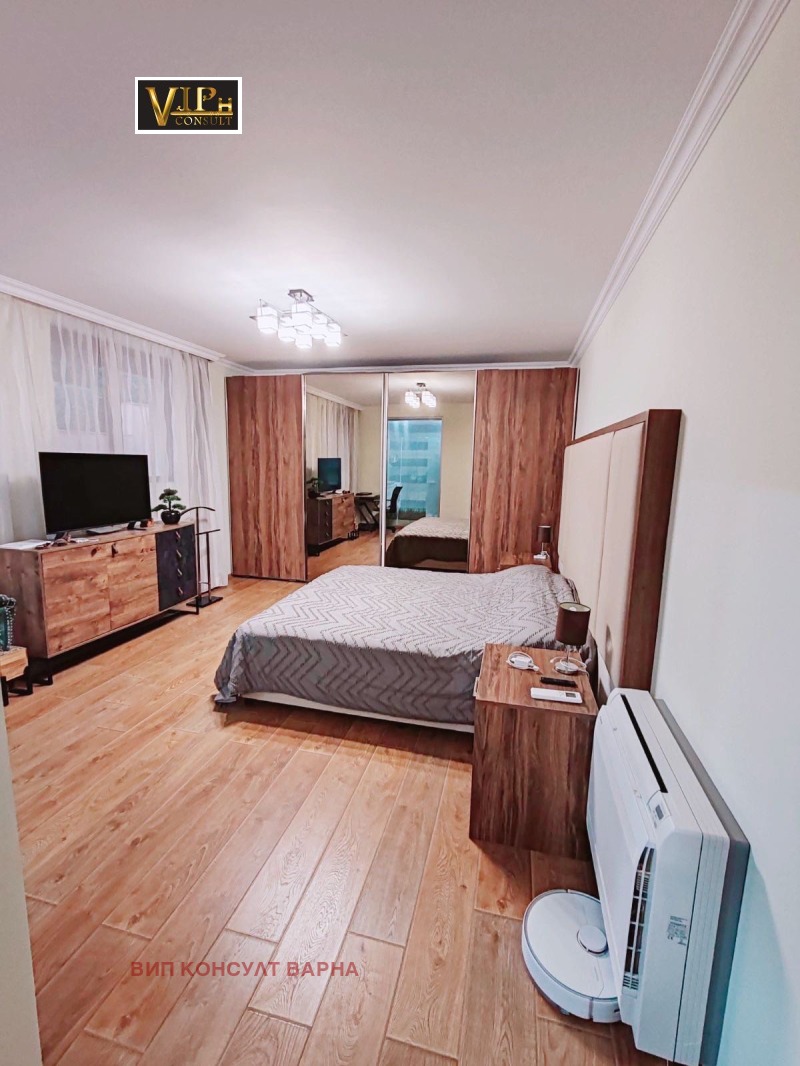 De vânzare  2 dormitoare Varna , m-t Dolna Traca , 118 mp | 40703854