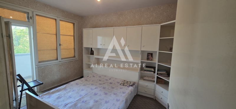 En venta  2 dormitorios Pleven , 9-ti kvartal , 100 metros cuadrados | 71736765 - imagen [2]