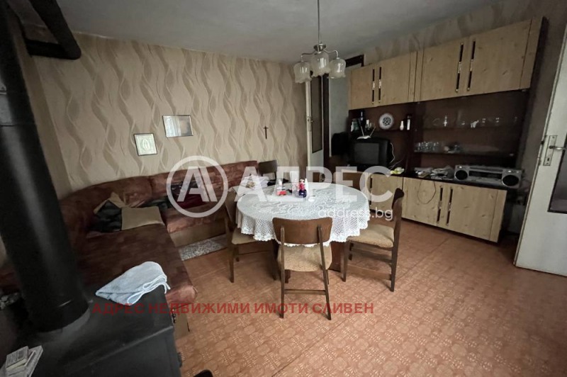 Продава КЪЩА, гр. Сливен, Клуцохор, снимка 2 - Къщи - 52168884