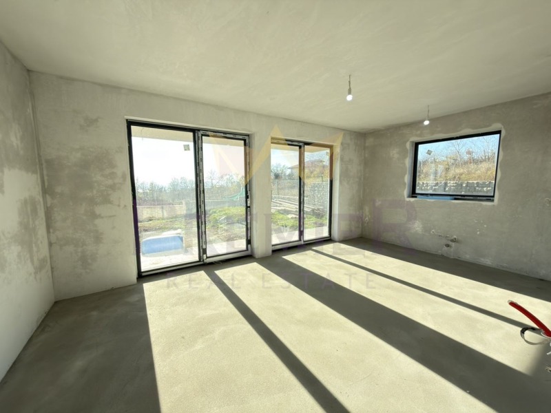 Продава КЪЩА, гр. Варна, Изгрев, снимка 13 - Къщи - 53118716