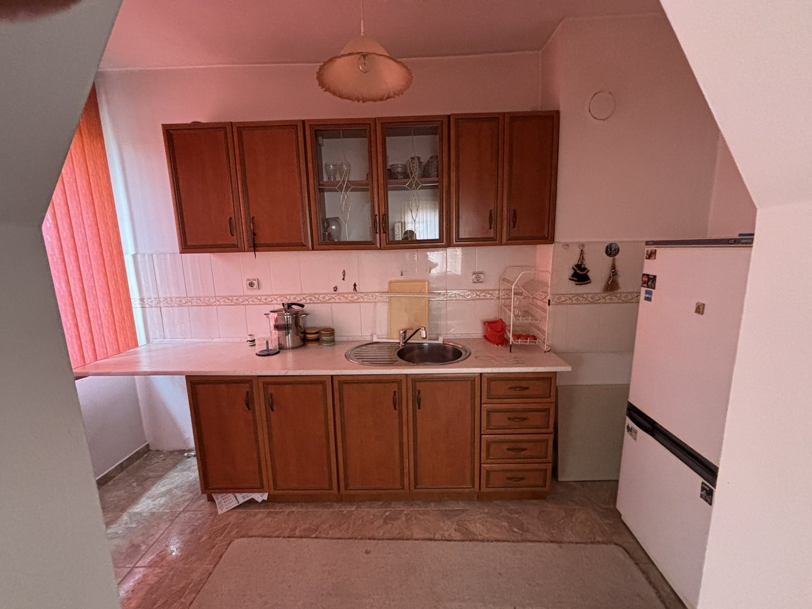 Продава ЕТАЖ ОТ КЪЩА, гр. Карлово, област Пловдив, снимка 4 - Етаж от къща - 54136503