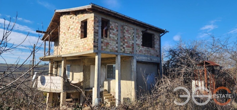 Продава КЪЩА в град Варна, Левски 1 - 800 кв.м / 120 000 € » 234 699.60 лв., 360естейт