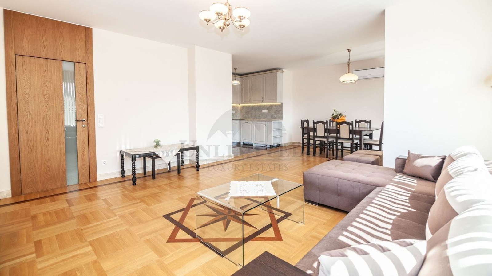 Продава 4-СТАЕН, гр. София, Изток, снимка 2 - Апартаменти - 56344933