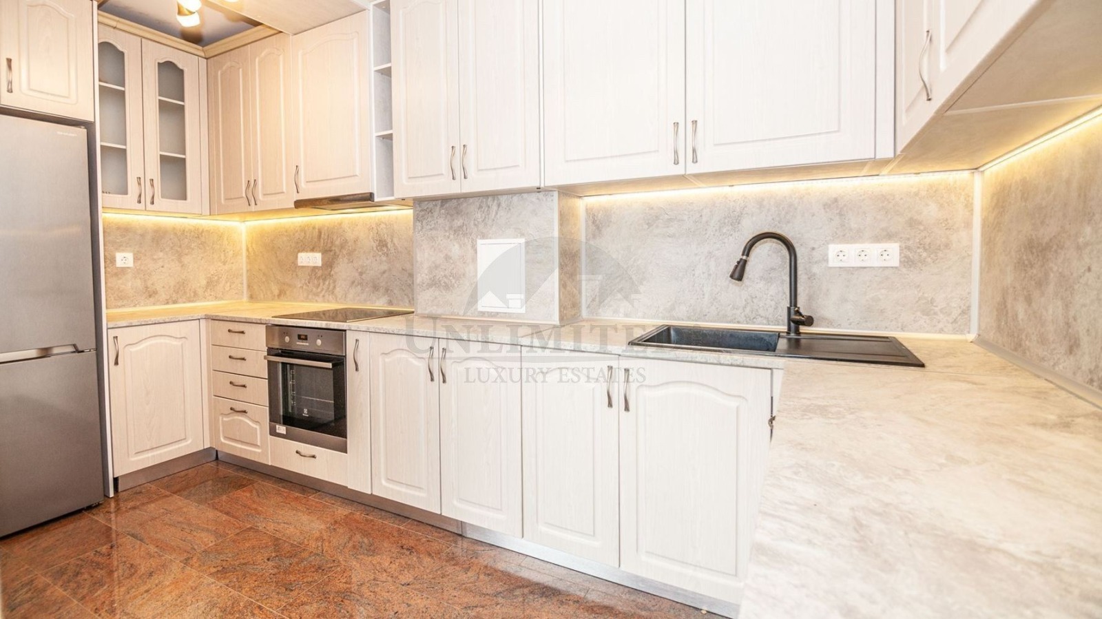 Продава 4-СТАЕН, гр. София, Изток, снимка 5 - Апартаменти - 56344933