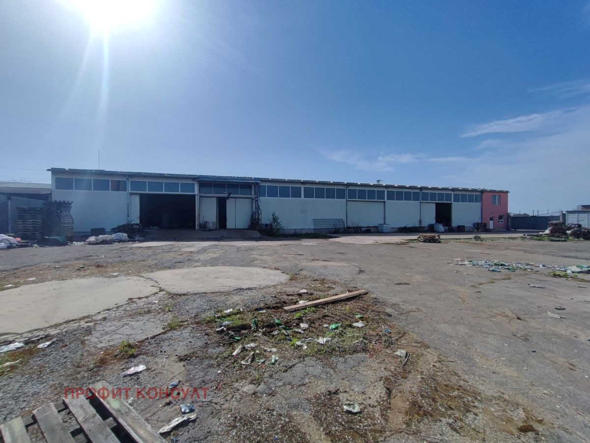 Продава ПРОМ. ПОМЕЩЕНИЕ, гр. Горна Оряховица, област Велико Търново, снимка 2 - Производствени сгради - 50573290
