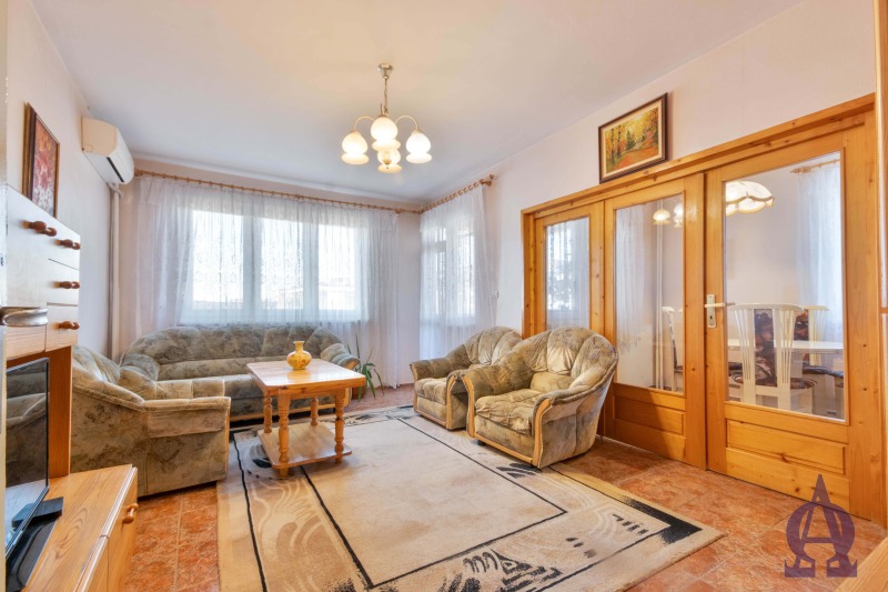 Продава 3-СТАЕН в град Пловдив, Младежки Хълм - 117 кв.м / 269 000 € » 526 118.27 лв., ОМЕГА-А